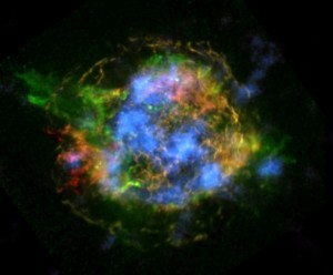 Cassiopeia A to pozostałości po supernowej znajdujące się w gwiazdozbiorze Kasjopei.jpg