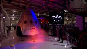 Kapsuła załogowa Dragon V2 firmy SpaceX.jpg