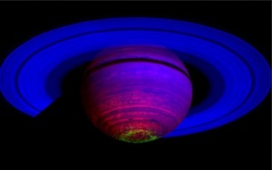 Kolejne zdjęcia zorzy polarnej na Saturnie widzianej kosmicznym teleskopem Hubble2.jpg