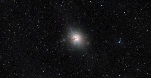 Fotografia pięknej galaktyki eliptycznej Centaurus A.jpg