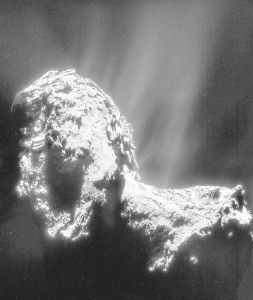 Monumentalny klif na komecie.jpg