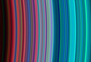 Zbliżenie na pierścienie Saturna.jpg