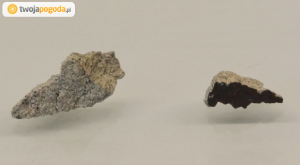 Fragmenty meteorytu, który spadł 30 kwietnia 2011 roku na Mazurach.png