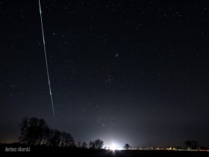 Fragment komety spłonął nad Warszawą.jpg