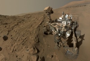 Łazik Curiosity posiada dowody na istnienie wody w stanie ciekłym pod powierzchnią Marsa.jpg