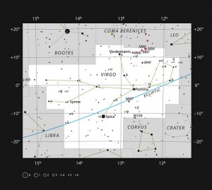 Mapka pokazuje położenie olbrzymiej galaktyki M87 w gwiazdozbiorze Panny..jpg