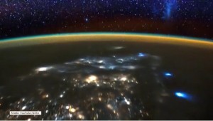 Ziemia nocą widziana z perspektywy ISS2.jpg