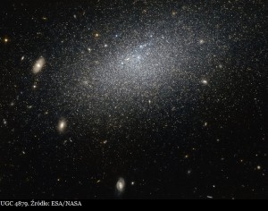 Hubble odkrywa galaktycznego samotnika. UGC 4879.jpg