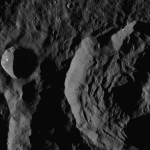 Krater Sekhet na Ceres.jpg