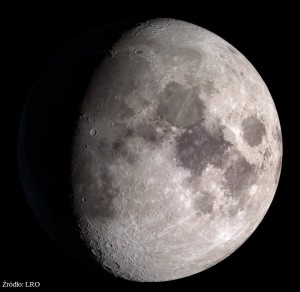 Facelifting Księżyca co 81 000 lat.jpg