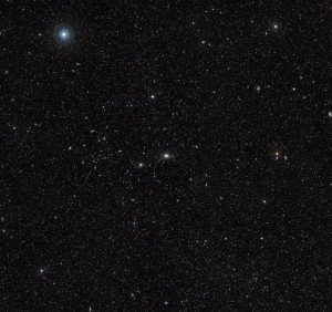 Splątane włókna gazu w centrum galaktyki eliptycznej NGC 4696 2.jpg