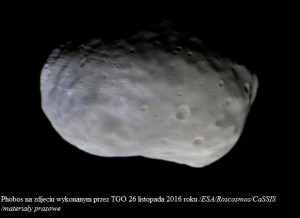 Phobos w obiektywie nowej marsjańskiej sondy.jpg
