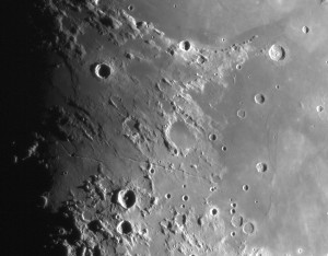 xRima Hyginus_1.06.2017r_21.37_TS152F2270_ASI120M_H-alpha35nm_105%....jpg