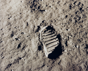 Pierwszy krok człowieka na Księżycu (20 lipca 1969).png