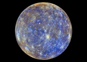 Merkury w fałszywych kolorach obrazujących fizyczne, mineralogiczne i chemiczne zróżnicowanie gruntu..jpg