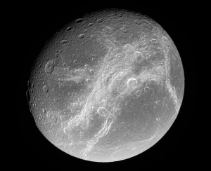 Dione, jeden z księżyców Saturna. Dane NASA..png